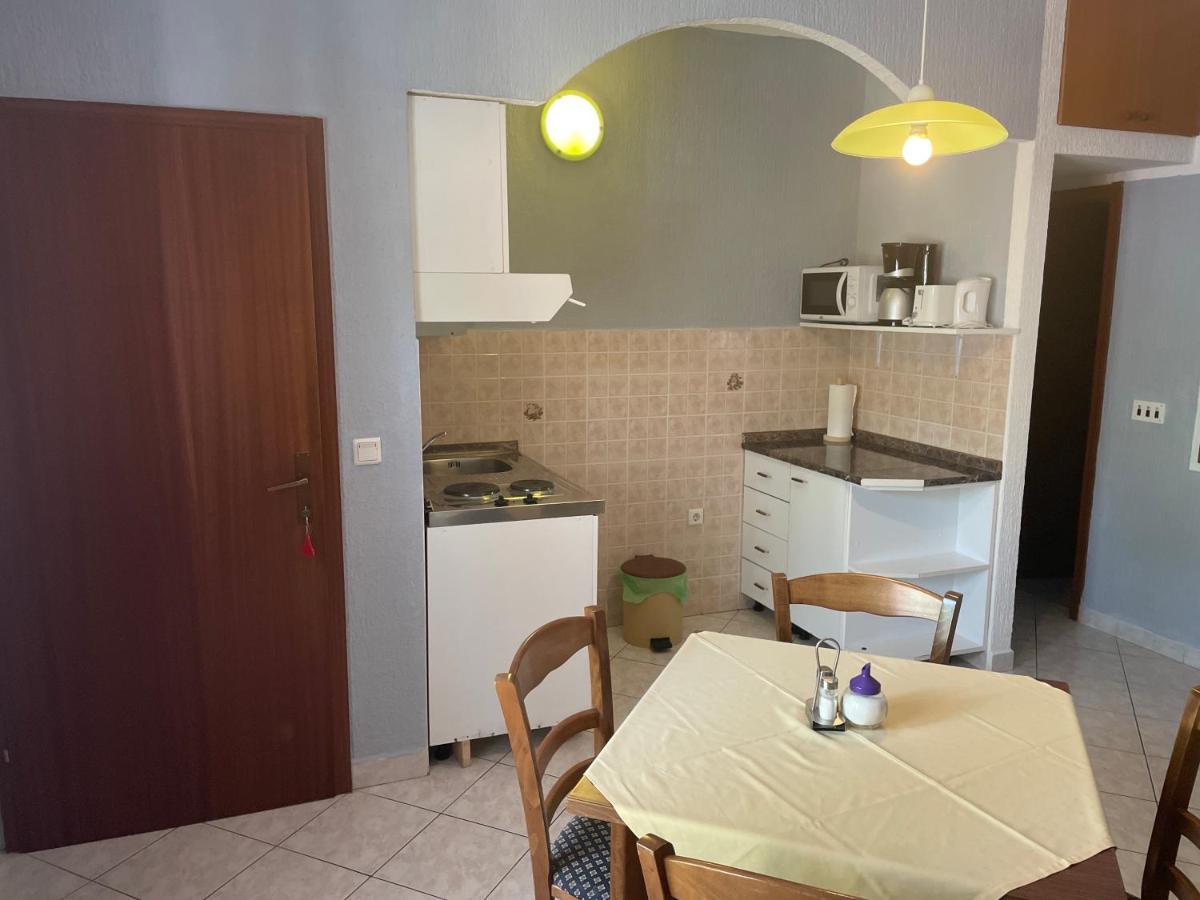 Apartmani Nina Crikvenica Esterno foto