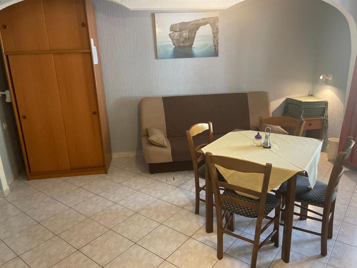 Apartmani Nina Crikvenica Esterno foto