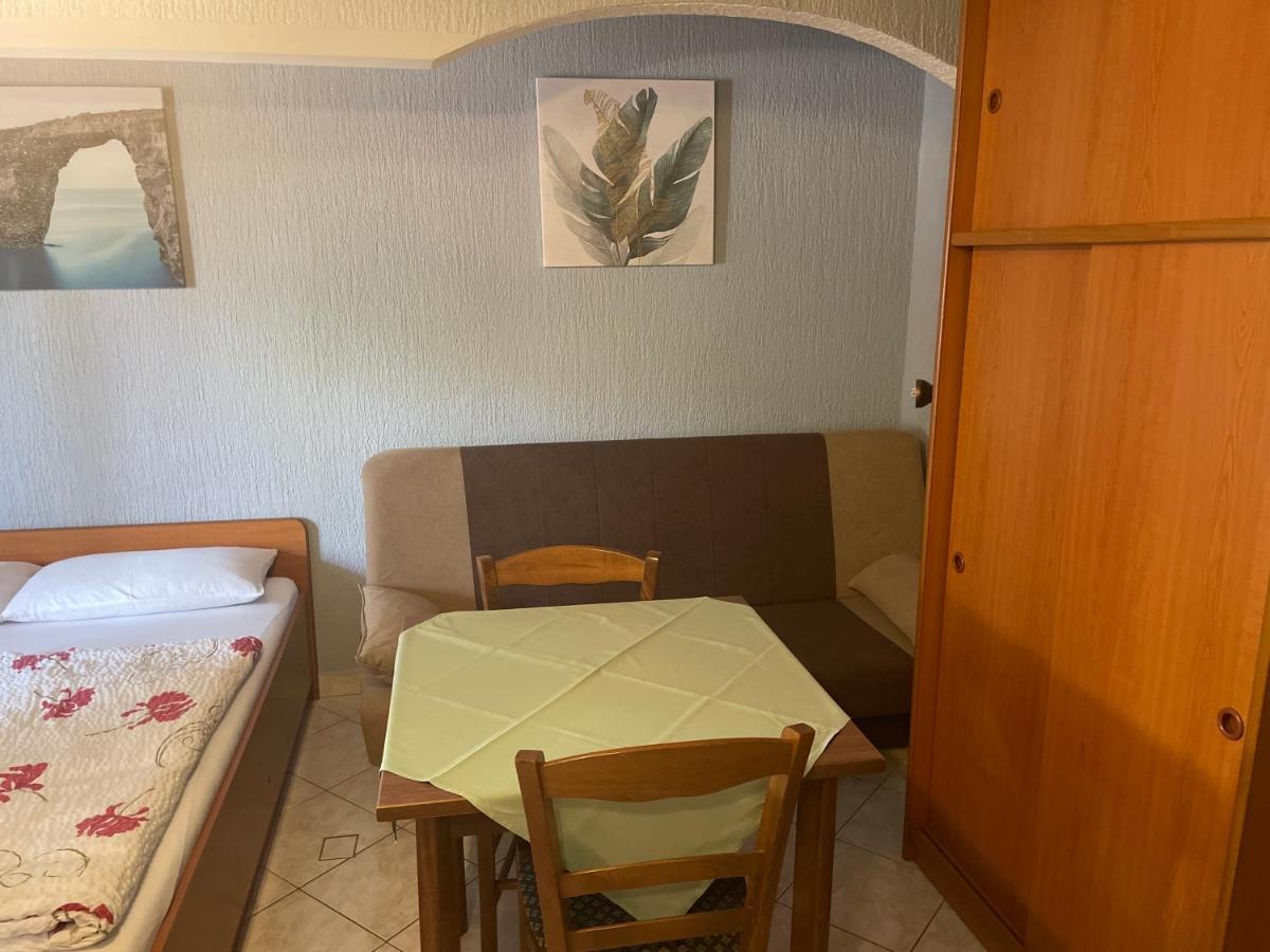 Apartmani Nina Crikvenica Esterno foto