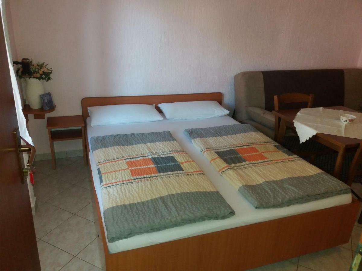 Apartmani Nina Crikvenica Esterno foto