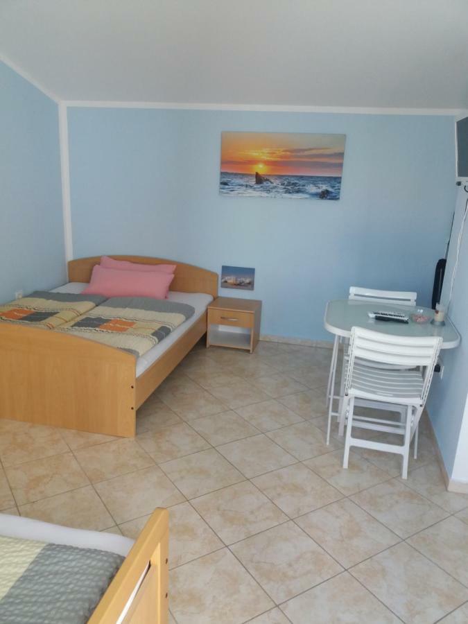 Apartmani Nina Crikvenica Esterno foto