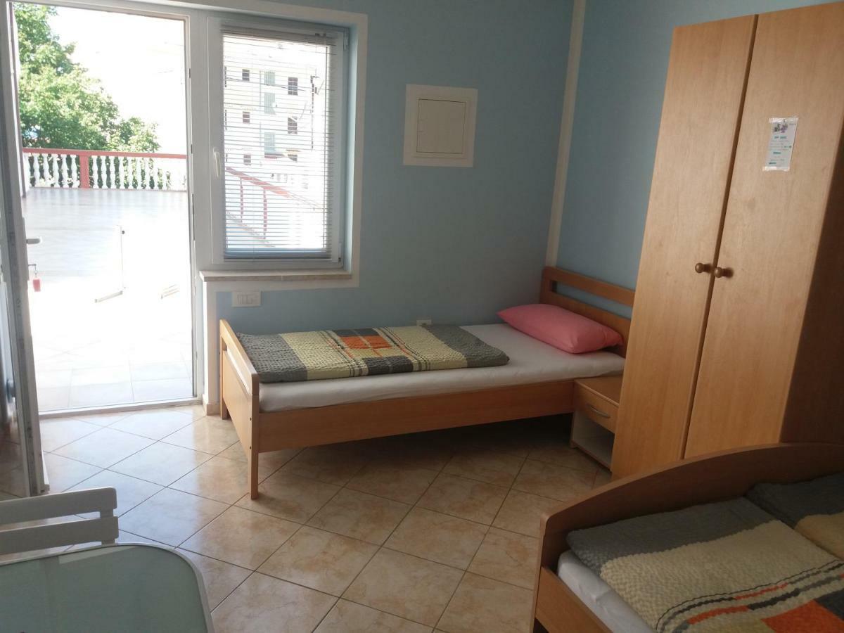 Apartmani Nina Crikvenica Esterno foto