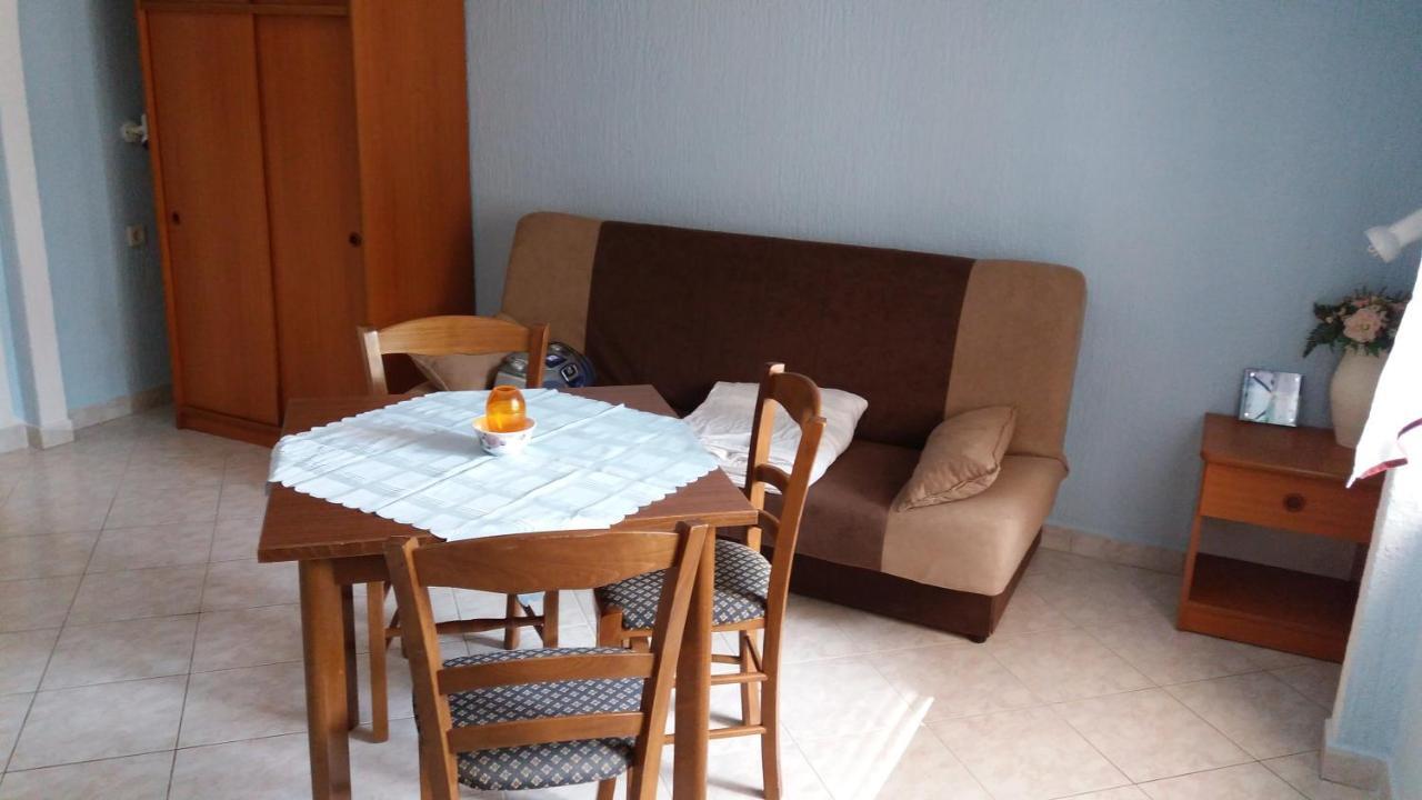 Apartmani Nina Crikvenica Esterno foto